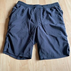 men’s Lululemon Drawstring Shorts Lined 9” inseam Size Large